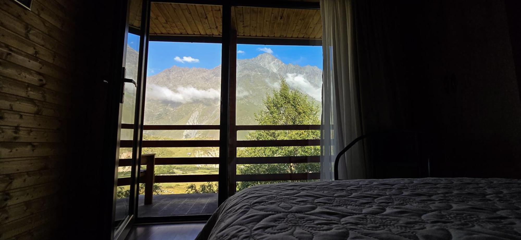 My Space Kazbegi Apartment Bagian luar foto