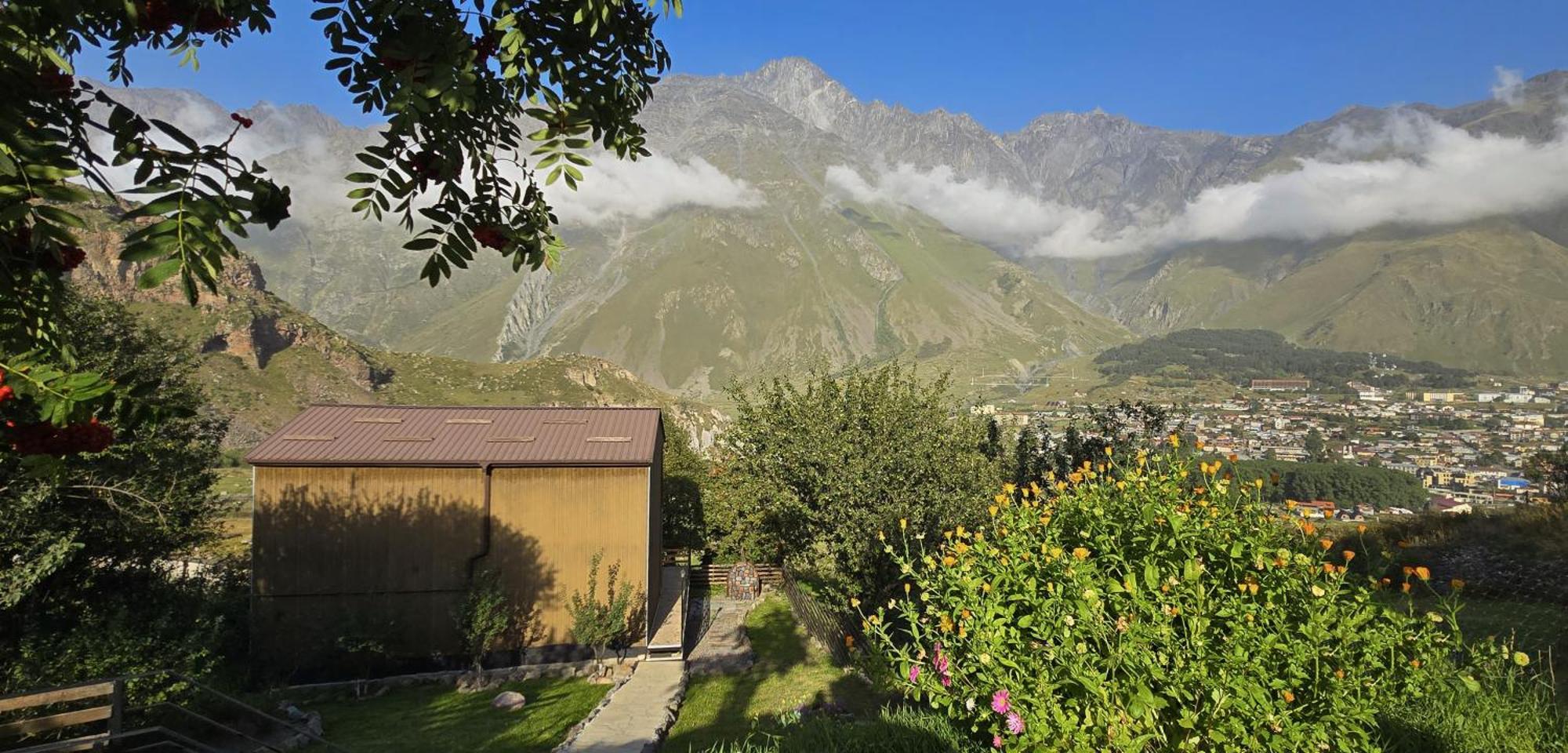 My Space Kazbegi Apartment Bagian luar foto